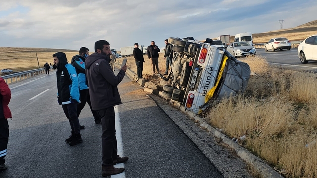 Van'da 6 araç birbirine girdi: 3 kişi yaralandı