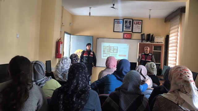 Salıpazarı'nda "En İyi Narkotik Polisi Anne Projesi" tanıtıldı