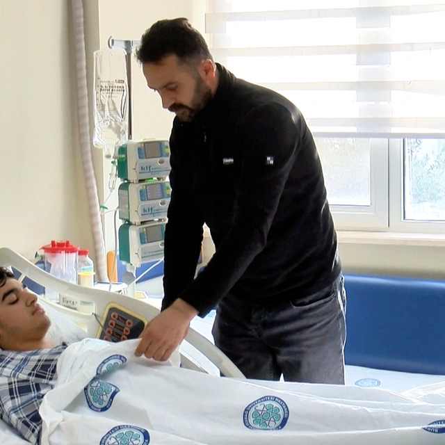Mantardan zehirlenip entübe edilen Batuhan, babasının karaciğeriyle hayata...