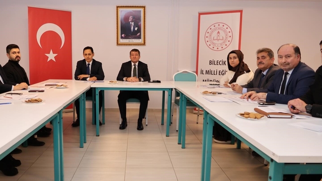 Bilecik'te ortaokul müdürleriyle eğitim değerlendirme toplantısı