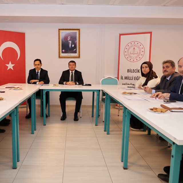 Bilecik'te ortaokul müdürleriyle eğitim değerlendirme toplantısı