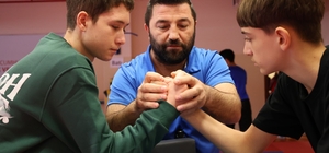 Bilecik'te Bilek Güreşi Gençler İl Birinciliği tamamlandı