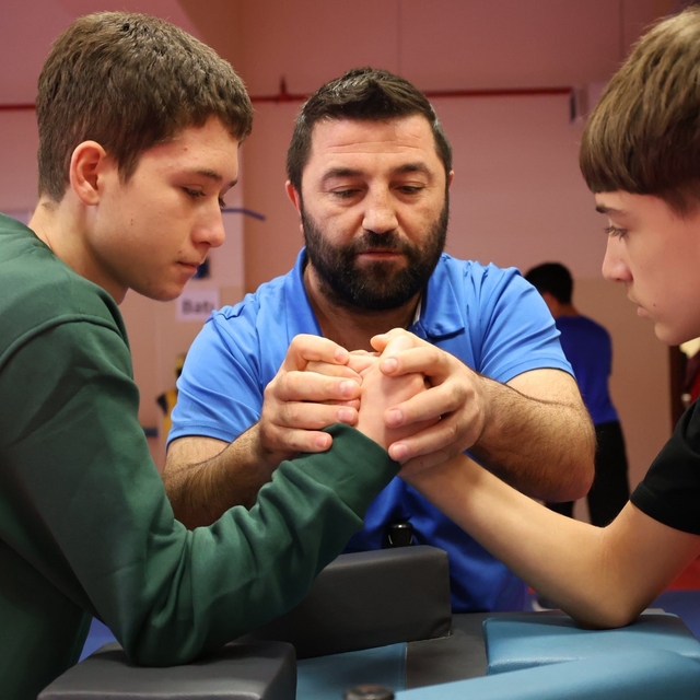 Bilecik'te Bilek Güreşi Gençler İl Birinciliği tamamlandı