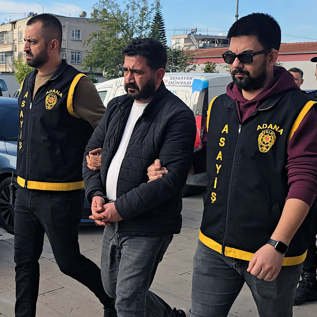 179 suçtan 22 yıl hapisle aranan şüpheli, AVM'de yakalandı