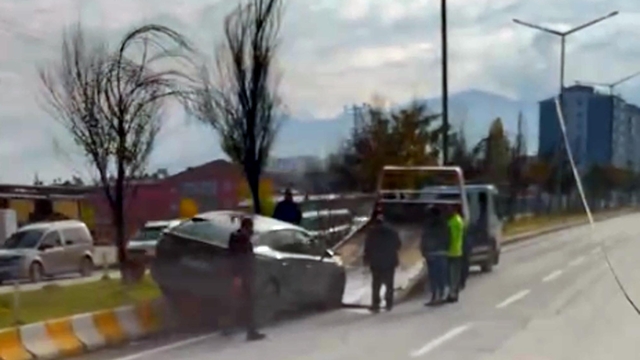 'Şırdancı Mehmet' olarak bilinen fenomenin kullandığı otomobil, yayaya çarptı