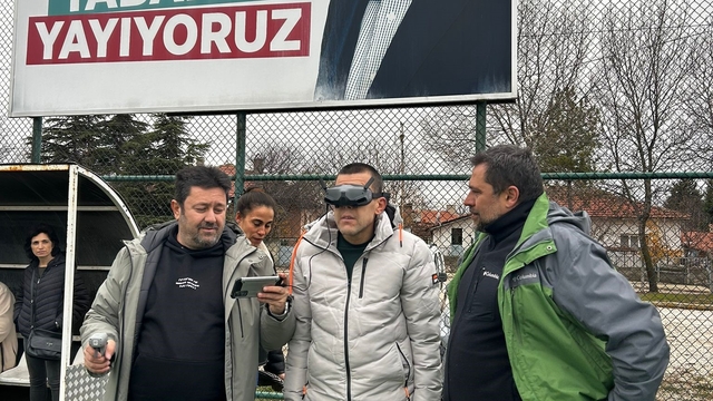 Özel bireyler uzmanlar eşliğinde dron uçurmayı deneyimledi
Eskişehir'de 'Engelsiz Yaşam' için anlamlı etkinlik