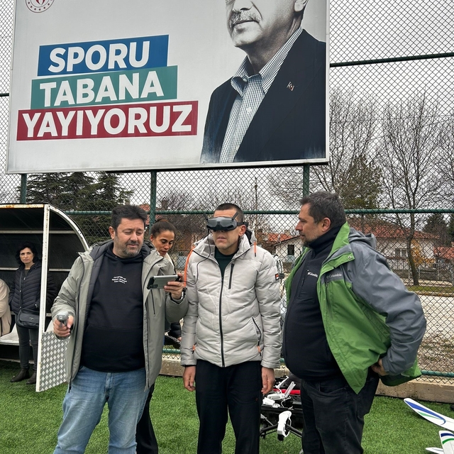 Özel bireyler uzmanlar eşliğinde dron uçurmayı deneyimledi
Eskişehir'de 'En...