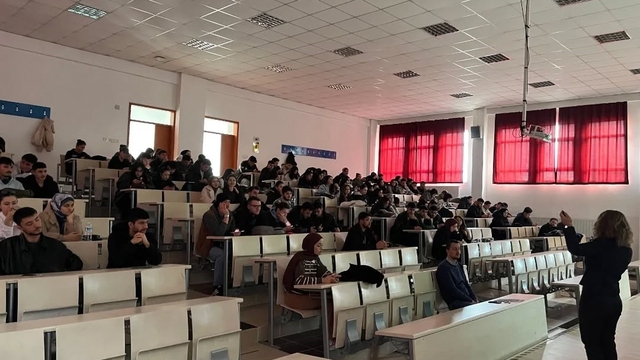 Hisarcık MYO'da "Davranışsal Bağımlılıkla Mücadele" konulu eğitim düzenlendi