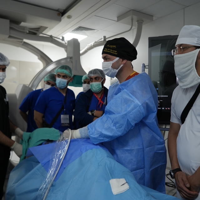 "İğneyle" tümör tedavisine uluslararası ilgi: Canlı canlı izlediler
Kocaeli...