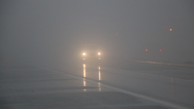 Bolu Dağı'nda yağmur ve sis etkili oldu