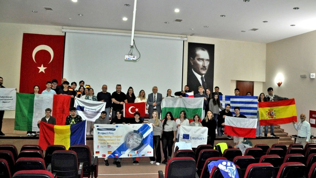 Avrupa'nın 9 ülkesinden gençler Çeşme'de buluştu