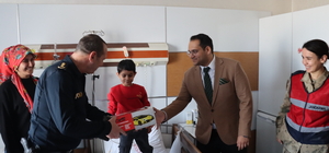 Midyat Devlet Hastanesi'nde "Gülümse Midyat, Umut Çocuklarda" projesi sürüyor