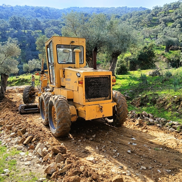 Aydın Büyükşehir il genelinde alt ve üst yapı çalışmalarını sürdürüyor