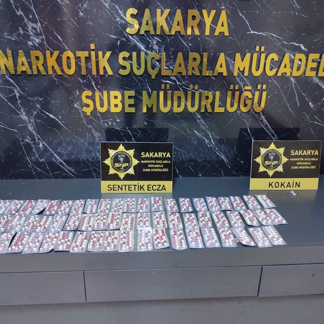Sakarya'da uyuşturucu operasyonu: 3 gözaltı