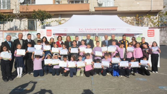 Ordu'da minik öğrenciler "sağlık elçisi" oluyor
Ordu'da "Sağlıklı Çocuk, Sağlıklı Gelecek" projesi başlatıldı