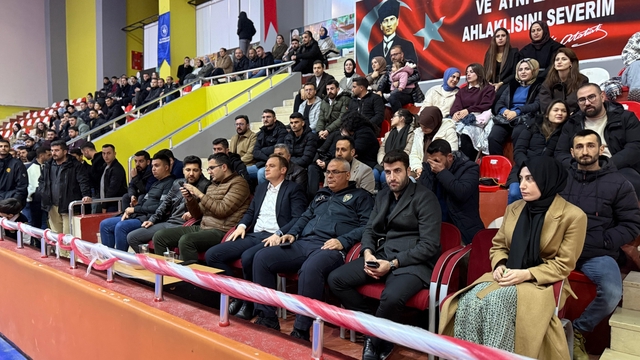 Bulanık'ta kurumlar arası futsal turnuvası başladı