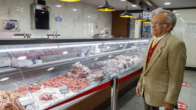 Antalyalıların tercihi "Halk Et" 6 yaşında
6 yılda 933 bin 375 vatandaşa 2 milyon 96 bin 864 kilogram et ve et ürününün satışı yapıldı