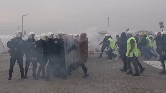 Taşlı sopalı toplumsal olaylara karşı gerçeğini aratmayan müdahale tatbikatı