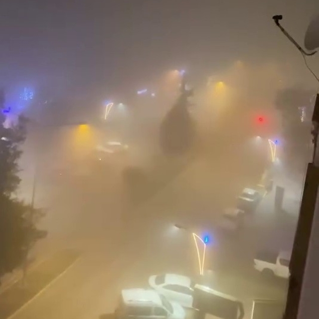 Kahta'da yoğun sis etkili oldu