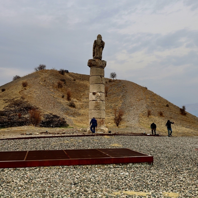 Karakuş Tümülüsü'nde aydınlatma çalışmaları incelendi