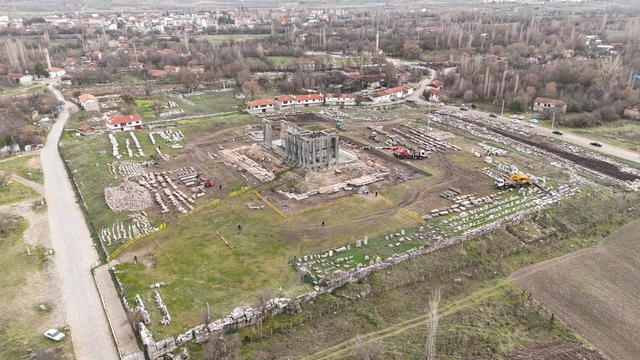 Çavdarhisar Aizanoi Antik Kenti'nde kazı ve restorasyon çalışmaları devam ediyor