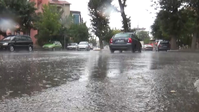 Aksaray'da yağmur etkili oluyor