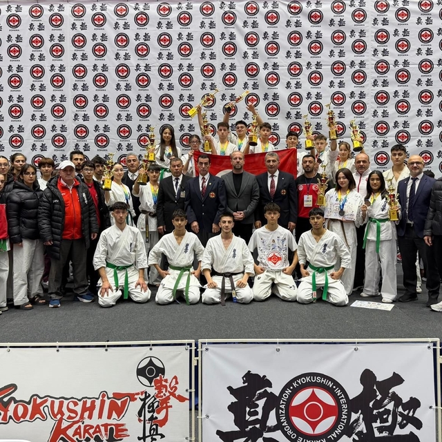 Avrupa'da Yıldırım rüzgarı