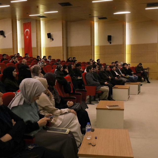 SAÜ'de İslam hukuku ve siyaset felsefesi konuşuldu