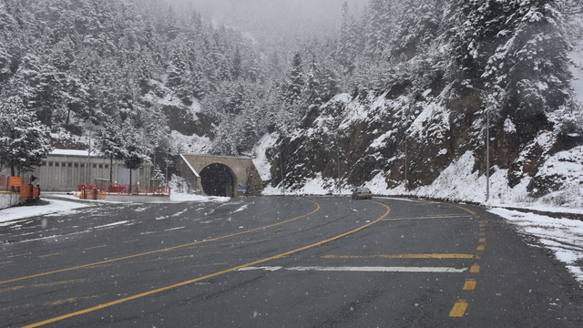 Zigana Dağı'nda kar etkili oldu