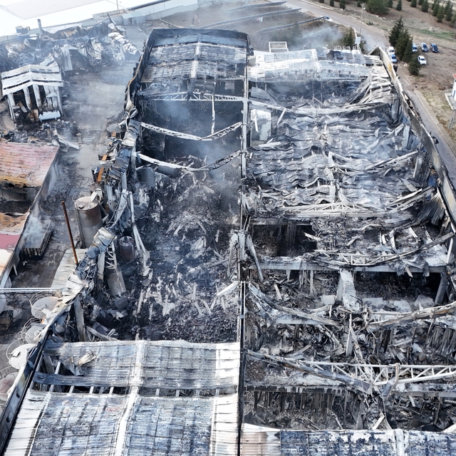 Kimya fabrikasındaki yangın madeni yağ bölümünden çıkmış