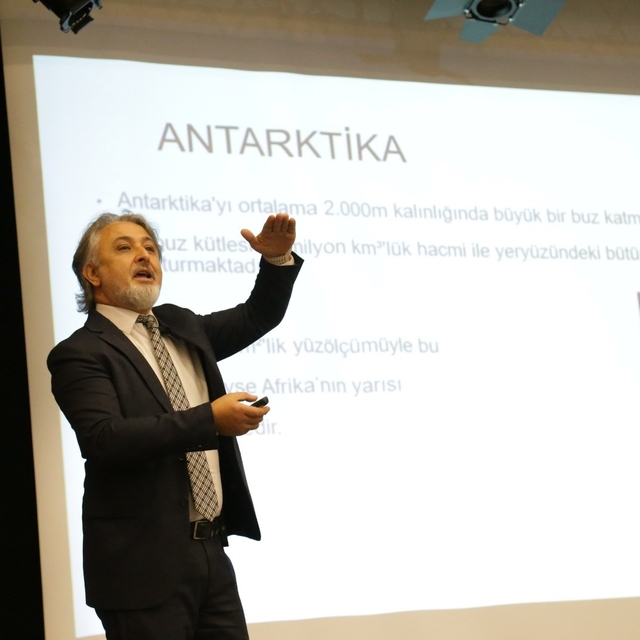 Prof. Dr. Ersan Başar: "Antarktika dünyanın kara kutusu"
"Antarktika çok ci...