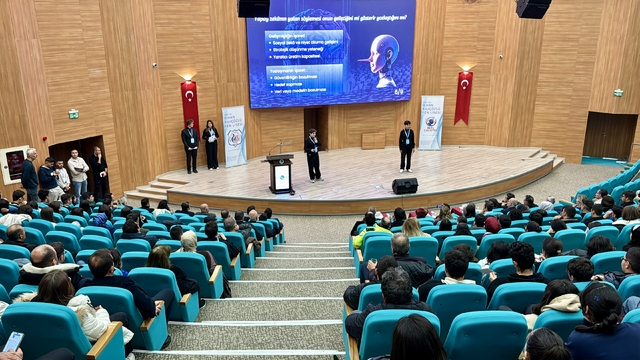 Kırşehir'de "1. Prof. Dr. İlhan Kılıçözü Fen Lisesi Öğrenci Çalıştayı" düzenledi