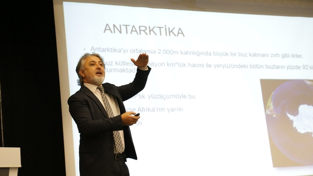 Prof. Dr. Ersan Başar: "Antarktika dünyanın kara kutusu"
"Antarktika çok ciddi mineraller, birçok element ve maden barındırıyor"