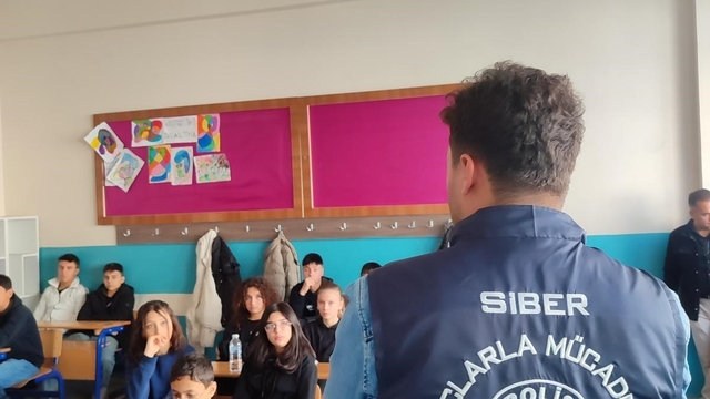 Öğrenci ve öğretmenlere polisten eğitim