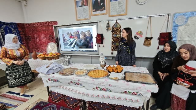 Malatya'da öğrenciler tarafından yerli malı haftası kutlandı