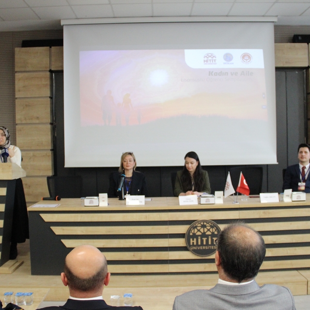 Hitit Üniversitesi'nde düzenlenen Ulusal Kadın ve Aile Sempozyumu başladı:...