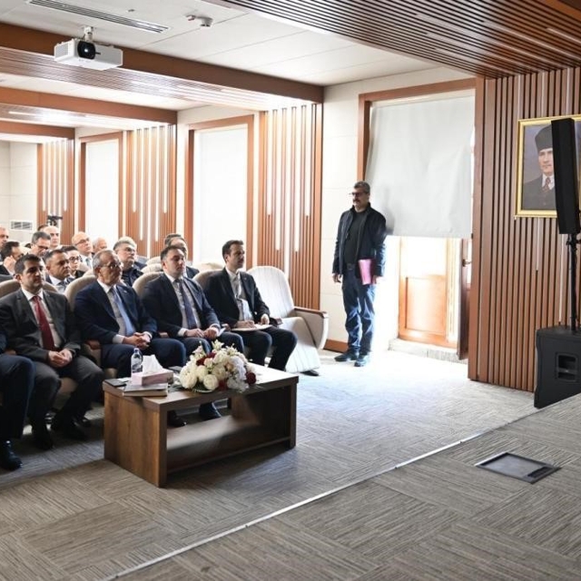 Malatya'da "Yönetimde Beden Dili ve Etkili İletişim" semineri düzenlendi