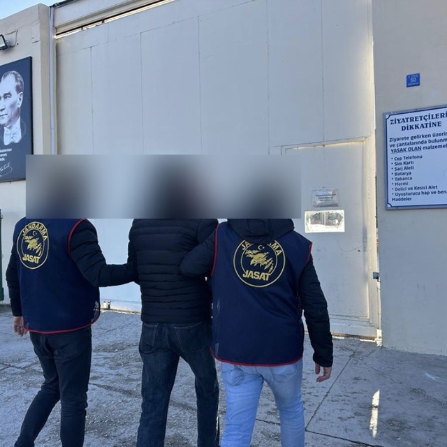 Çorum'da JASAT ekipleri 7 ayrı suçtan aranan firariyi yakaladı