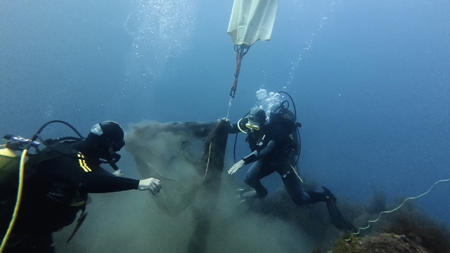 11 yılda denizlerde 112 bin futbol sahası büyüklüğünde hayalet av temizliği gerçekleştirildi
Balıkçılık ve Su Ürünleri Genel Müdürü Türkyılmaz:
"Bu çalışmaları yapmak suretiyle 9.5 milyon adet deniz canlısının hayatta kalmasını sağlamış durumdayız"