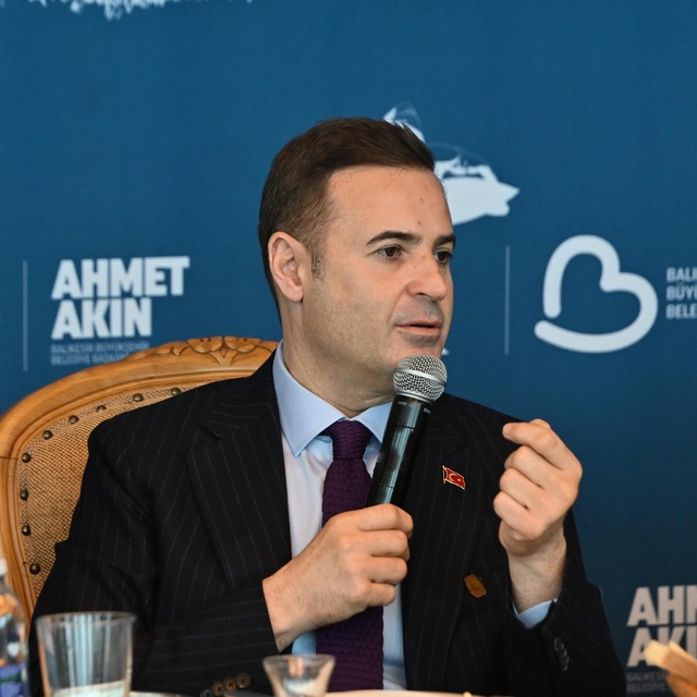 Başkan Akın'dan Medya Buluşması
Balıkesir Büyükşehir Belediye Başkanı Ahmet...