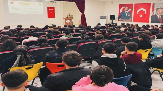 Uludere'de lise öğrencilerine MSÜ tanıtım semineri düzenlendi