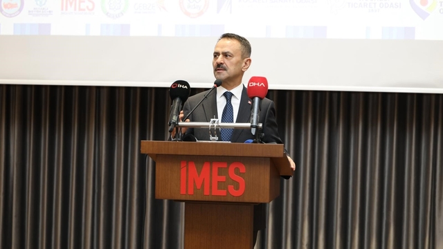 Kocaeli'de sanayinin nitelikli iş gücü ihtiyacı ele alındı
Vali Aktaş: "Nitelikli eleman şikayetini çok sık duyuyorum"