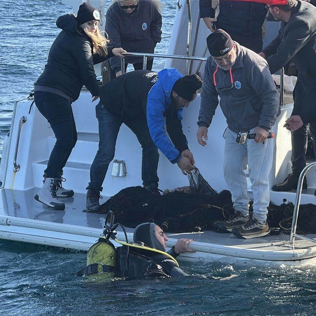 Çanakkale Boğazı'nda hayalet ağ temizliği yapıldı