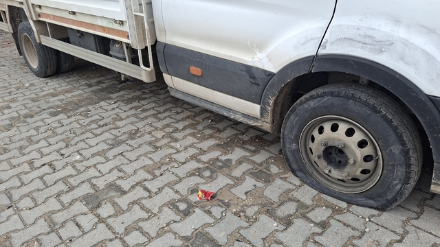 Ankara'da 17 aracın lastiklerini kestikleri iddiasıyla yakalanan 2 şüpheli tutuklandı