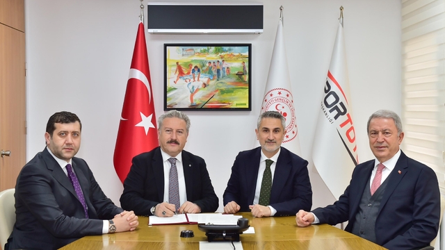 Kayseri'de Yeniköy Spor Tesisleri'nin yenilenmesi için protokol imzalandı