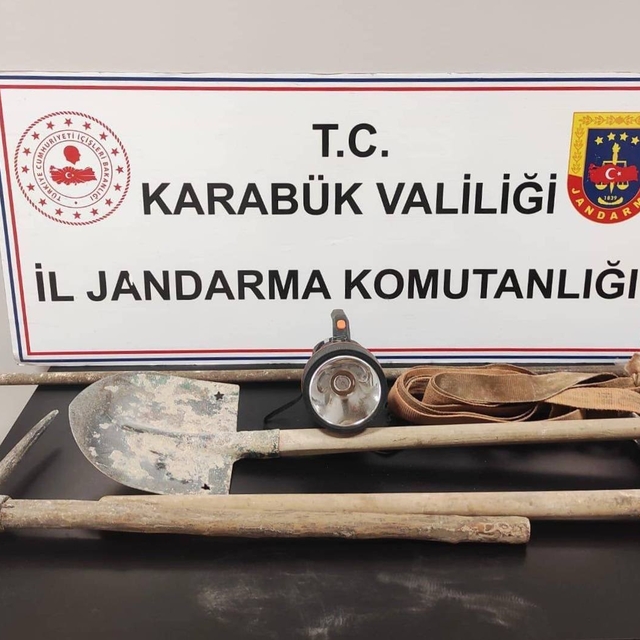 Kaçak kazı yapan 5 kişi yakalandı