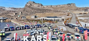 Kars Emniyet ve Jandarmaya yeni araç takviyesi