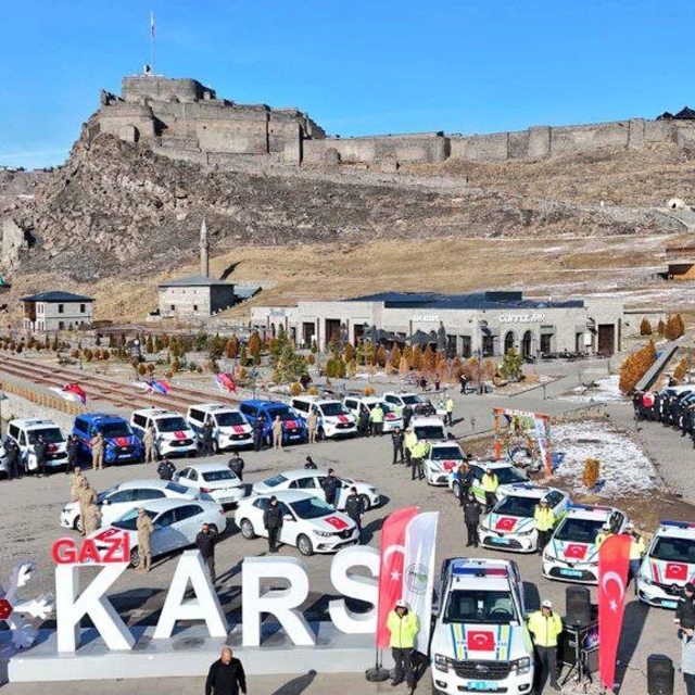 Kars Emniyet ve Jandarmaya yeni araç takviyesi