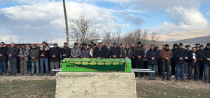 Ölü bulunan zihinsel engellinin vücudunda darp izi