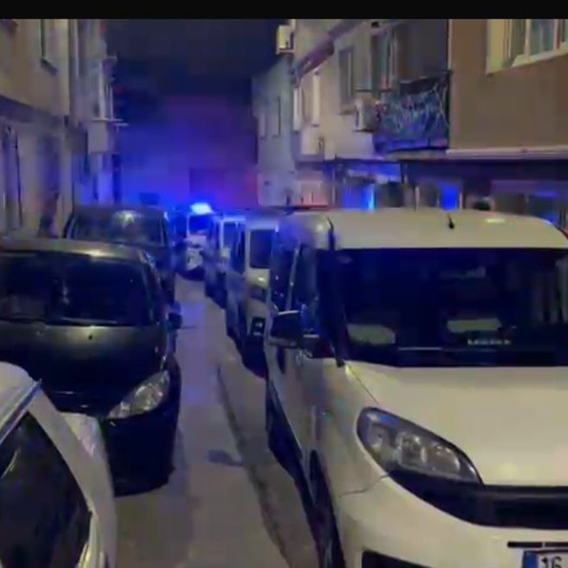 Evde 4 silah ve 600 mermi ele geçirildi; 2 gözaltı